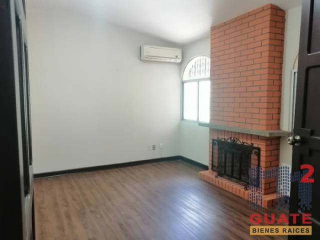 Casa de 385 m2 de construcción, en Venta, Zona 10 — foto 3