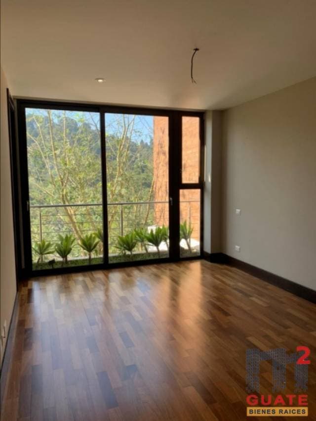 Casa de 340.43 m2 de construcción en Venta, Zona 16 — foto 7
