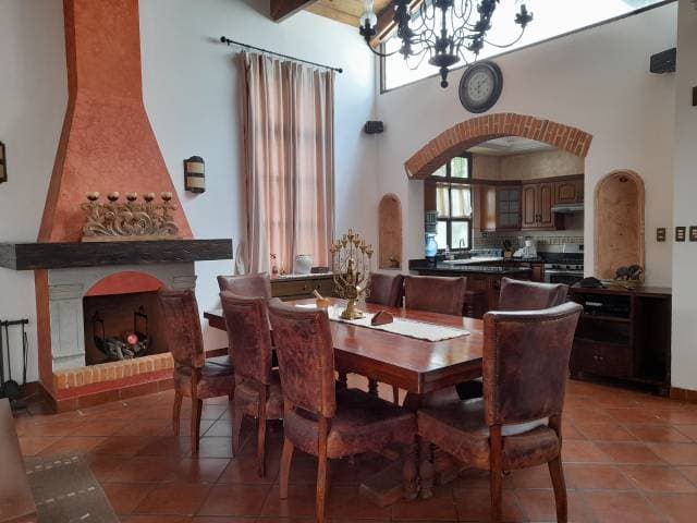 RENTO CASA AMUEBLADA EN RESIDENCIAL DOÑA VICTORIA ANTIGUA GUATEMALA — foto 2