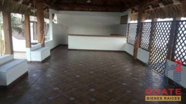 Casa de 230 m2 de construcción en Venta, Monterrico — foto 1