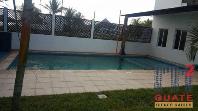 Casa de 230 m2 de construcción en Venta, Monterrico — foto 2