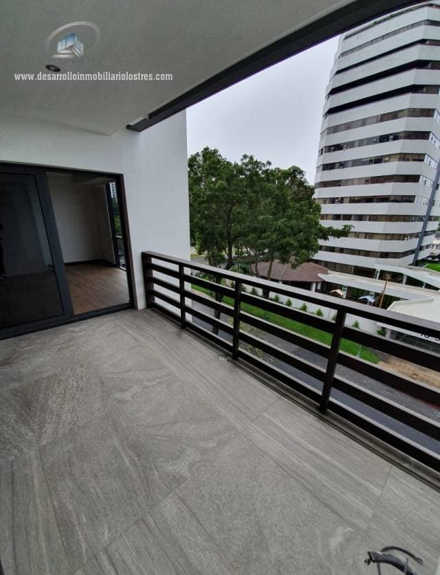 APARTAMENTO EN VENTA PARA INVERSION EN EDIFICIO IKONIA ZONA 14. — foto 3