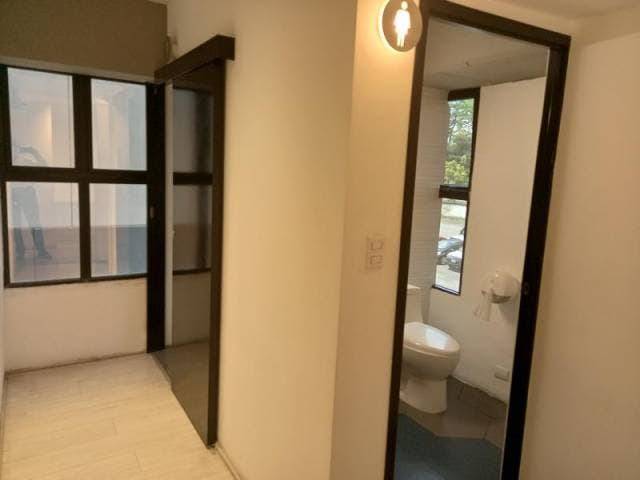 Oficina amplia equipada en renta Z 10 Edificio Paladium — foto 9
