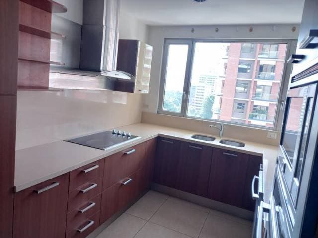 HERMOSO APARTAMENTO EN RENTA ZONA 14 — foto 5