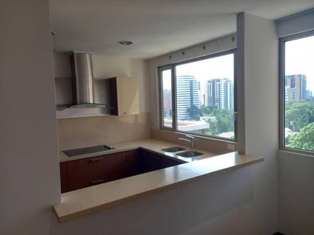 HERMOSO APARTAMENTO EN RENTA ZONA 14 — foto 11