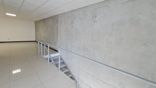BODEGA EN RENTA EN ZONA 18 LA MODENA — foto 4