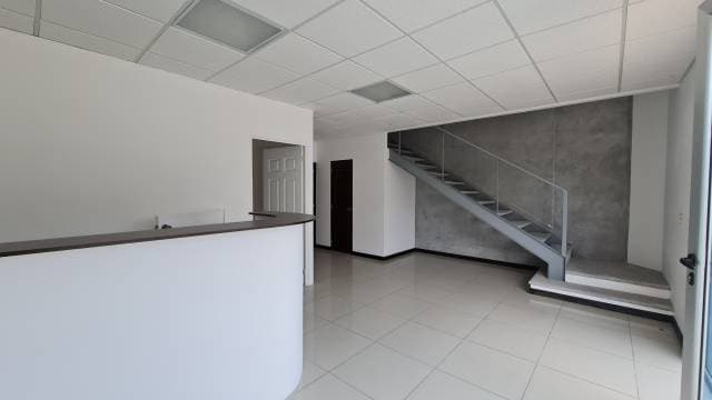 BODEGA EN RENTA EN ZONA 18 LA MODENA — foto 5