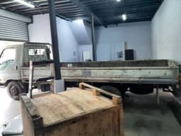 Alquilo bodega en zona 12 con 100 metros de almacenaje y 100 metros de oficina + 3 parqueos