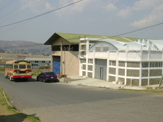 VENTA DIRECTA , Bodega Planes de Barcenas sector las nuves Villa Nueva — foto 3