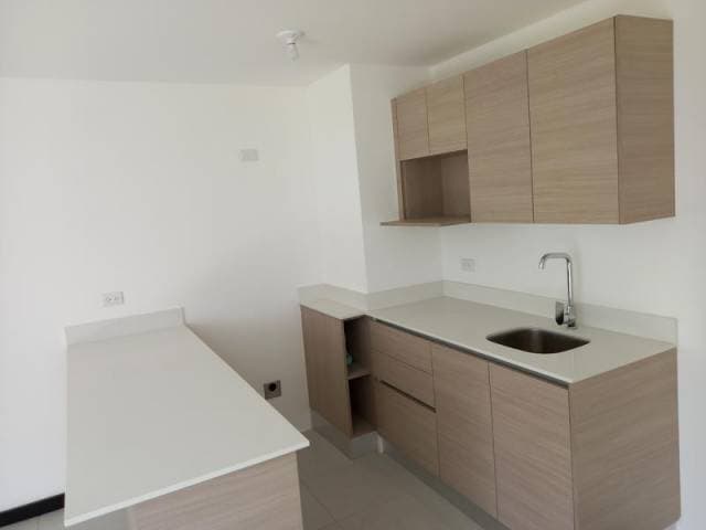 PENTHOUSE EN RENTA PARA ESTRENAR Z.7 GUATEMALA — foto 5