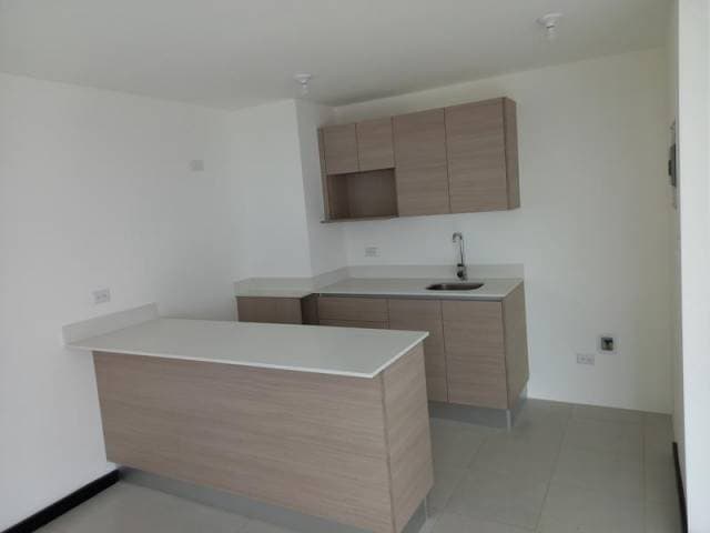 PENTHOUSE EN RENTA PARA ESTRENAR Z.7 GUATEMALA — foto 12