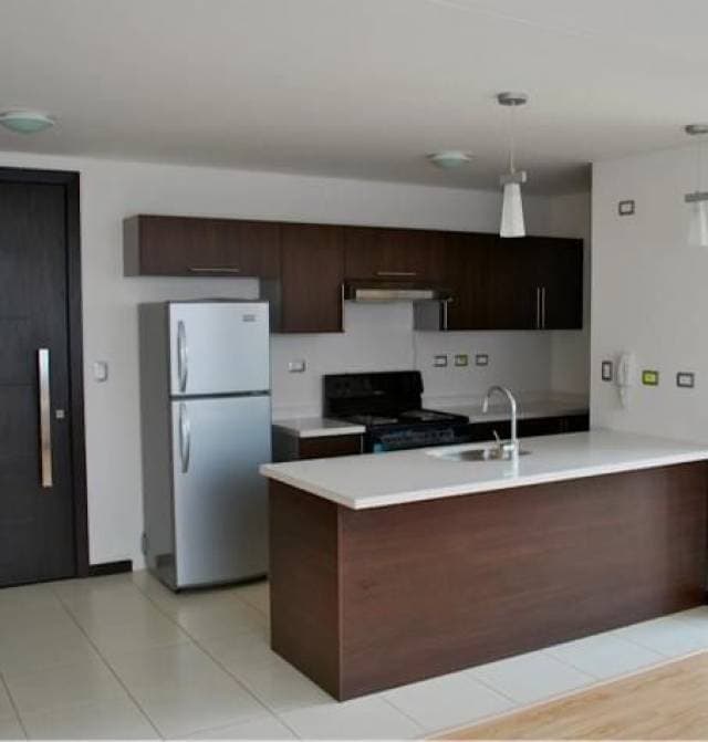 APARTAMENTO EN RENTA TORRE 14 ZONA 14 — foto 2