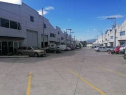 Rento Ofibodega en complejo industrial en zona 12 petapa