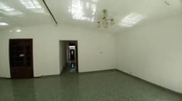 Zona 10 Alquilo casa para oficina, fuera de garita
