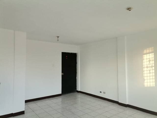 Se alquila apartamento en zona 5 — foto 5