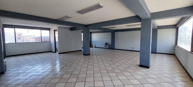 Oficina en renta en zona 11 Roosevelt — foto 2