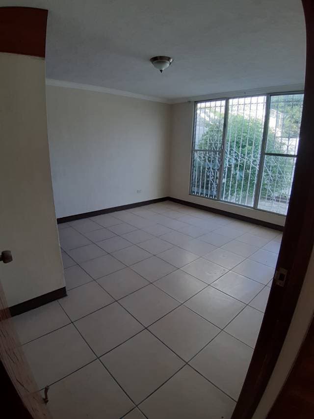 Casa en Venta Sector B1 San Cristóbal, Guatemala — foto 4