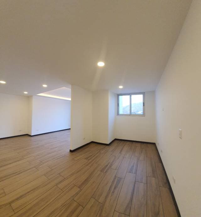 APARTAMENTO EN RENTA ZONA 15 — foto 2