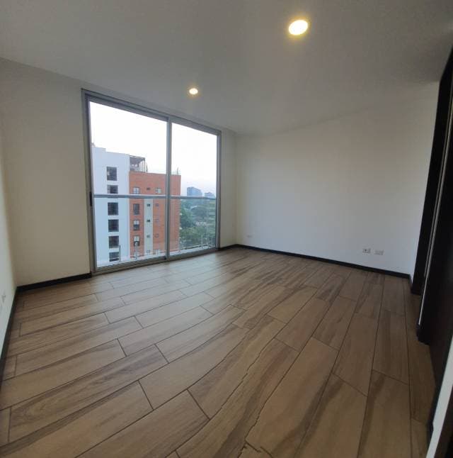 APARTAMENTO EN RENTA ZONA 15 — foto 3