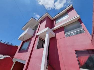 Casa para Oficinas en Renta en San Cristóbal Mixco