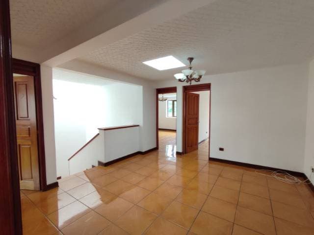Casa en Venta Balcones de San Cristóbal, Guatemala — foto 7