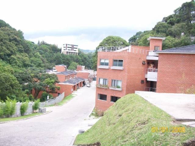 VENDO APARTAMENTO EN OKLAND ZONA 10 — foto 2