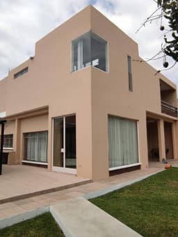 VENDO CASA MODERNA Y HERMOSA EN ZONA 2 VILLA NUEVA