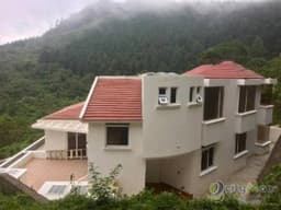 VENDO Hermosa y amplia casa en km 16.5 de CAES.