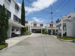 Casa en Renta San Cristóbal garita en bulevar principal