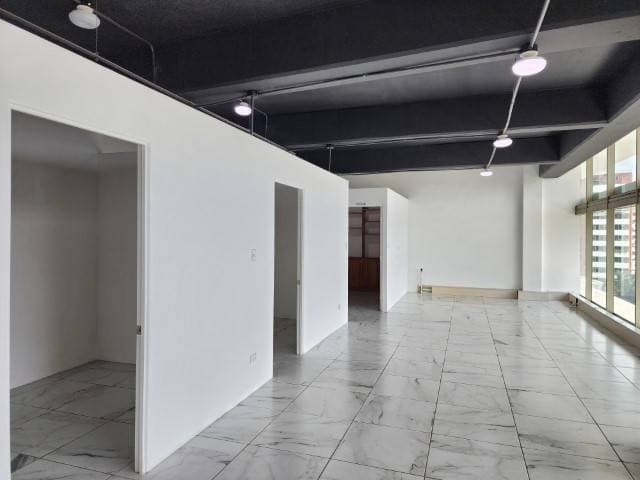 Oficina en Renta Edificio Pialé Zona 10 de 116 mts² — foto 5