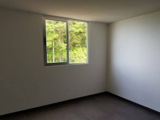 SE RENTA APARTAMENTO EN ZONA 16 EL PULTE — foto 3
