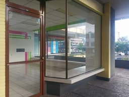 Local comercial en renta Gran Centro Comercial Zona 4