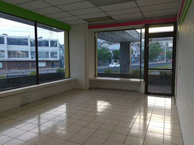 Local comercial en renta Gran Centro Comercial Zona 4 — foto 3