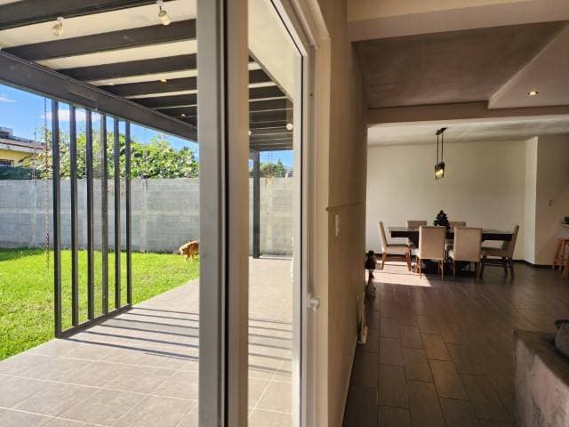 Casa en Venta San Cristóbal Sector B1 moderna y lujosa — foto 2