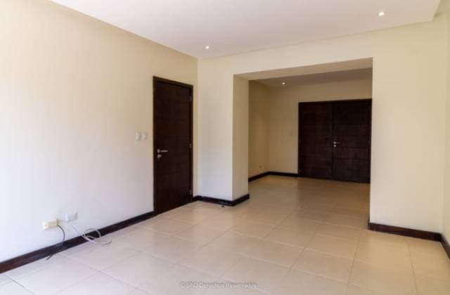 SE RENTA APARTAMENTO EN ZONA 14 — foto 2