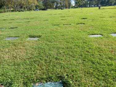 Terreno en Venta de 3 Criptas Cementerio Los Parques — foto 1