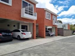 VENDO CASA EN TORREONES DE SANTA AMELIA ZONA 16
