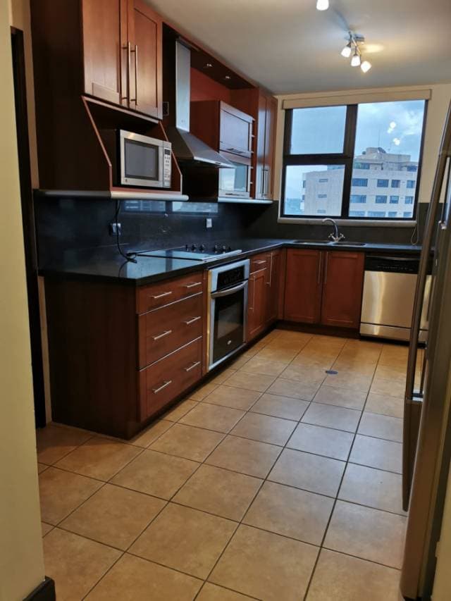 RENTO APARTAMENTO EN ZONA 14 , EDIFICIO BELLAGIO — foto 2