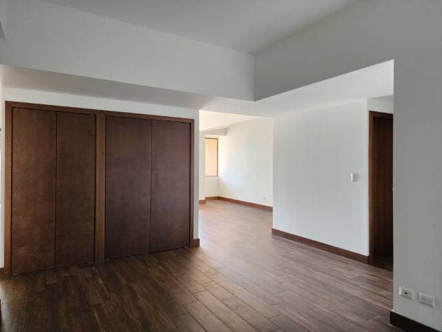 Apartamento en Venta Zona 14 ceca de La Cañada — foto 6