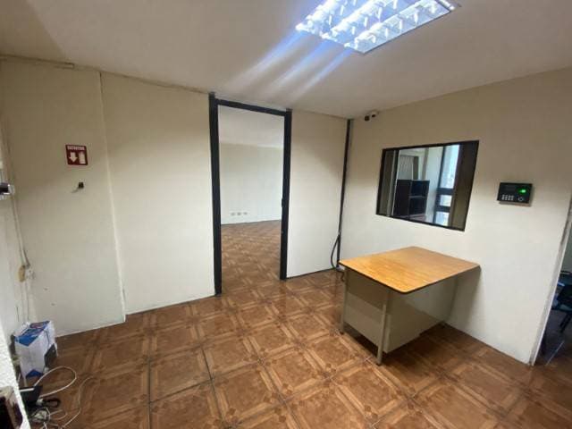 Oficina en Alquiler Edificio Torre Cristal Zona 9 — foto 3