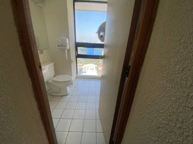 Oficina en Alquiler Edificio Torre Cristal Zona 9 — foto 9