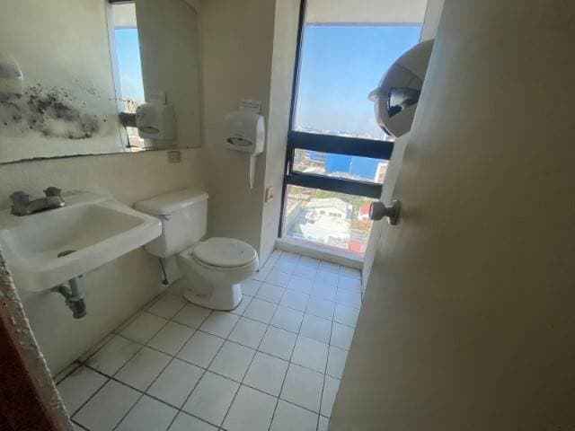 Oficina en Alquiler Edificio Torre Cristal Zona 9 — foto 10