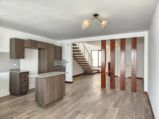 Casa en Venta Puerta de Hierro Zona 16 Guatemala — foto 2