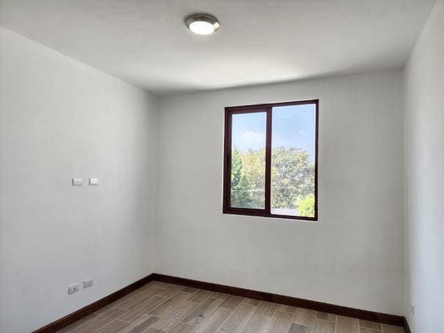 Casa en Venta Puerta de Hierro Zona 16 Guatemala — foto 9