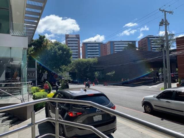 RENTO LOCAL COMERCIAL EN ZONA 10 — foto 5