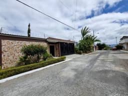 RENTO HERMOSA CASA EN B1 SAN CRISTOBAL