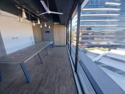 Oficina en renta en desing center zona 10