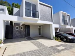 RENTO CASA PARA ESTRENAR EN CONDOMINIO ALTOS DE VILLAGE