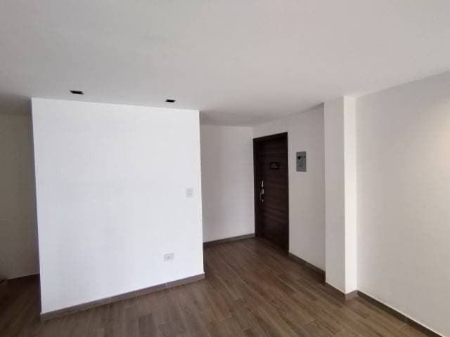 Oficina en Renta Zona 10 cerca de Bulevar Los Próceres — foto 3