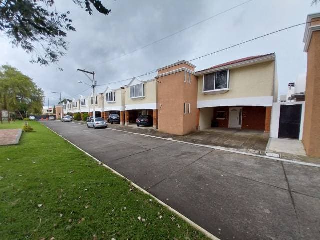 CASA EN ALQUILER JARDINES PROVIDENCIA — foto 8